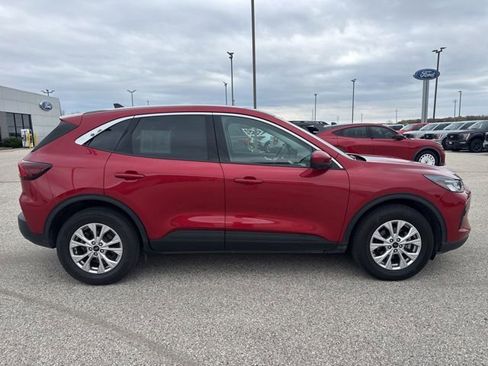 Used 2023 Ford Escape Active w/ Tech Pack #2 AWD/4WD image 2