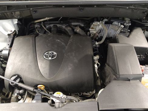 Used 2019 Toyota Highlander XLE image 30