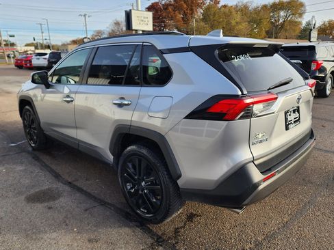 Used 2019 Toyota RAV4 Limited image 5