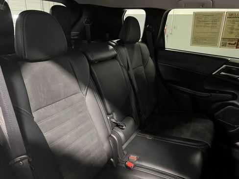 Used 2024 Mitsubishi Outlander SE image 33