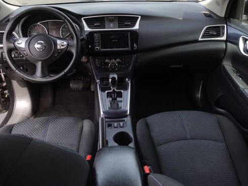 Used 2019 Nissan Sentra SR w/ Exterior Package image 4