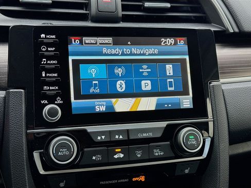 Used 2019 Honda Civic Touring image 11