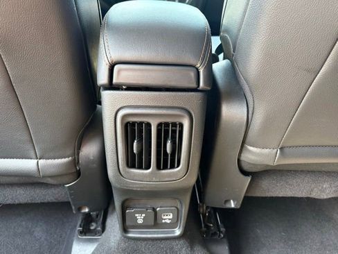 Used 2018 Jeep Compass Limited w/ Safe & Security Group AWD/4WD image 26