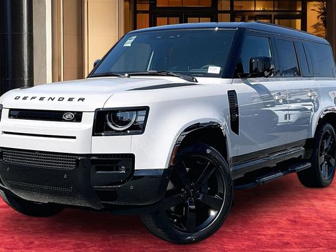 New 2026 Land Rover Defender 130 X-Dynamic SE AWD/4WD image 1