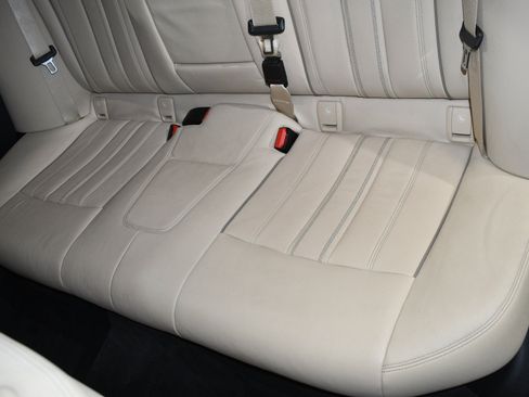 Used 2020 BMW 530i w/ Premium Package RWD image 19