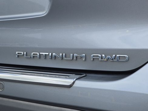 Used 2024 Toyota Highlander Platinum AWD/4WD image 14