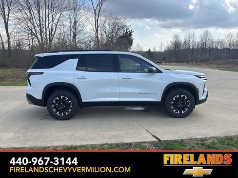 New 2026 Chevrolet Traverse Z71 w/ Enhanced Driving Package AWD/4WD image 10