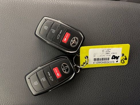 Certified 2025 Toyota Camry LE image 24