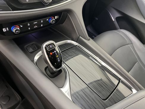 Used 2020 Buick Enclave Essence w/ Sport Touring Edition image 34