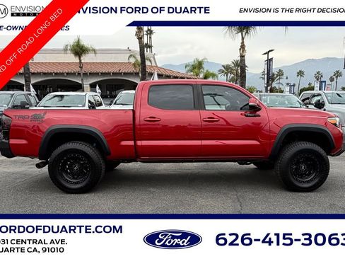 Used 2022 Toyota Tacoma TRD Off-Road image 9