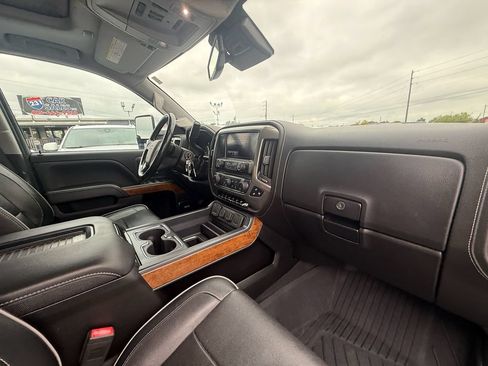 Used 2019 Chevrolet Silverado 2500 High Country w/ Duramax Plus Package AWD/4WD image 25