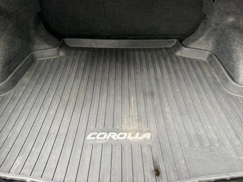 Used 2018 Toyota Corolla LE image 24