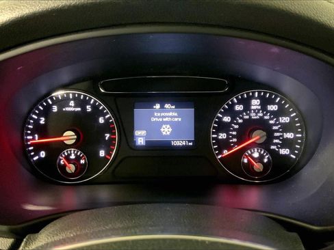 Used 2019 Kia Sorento LX image 20