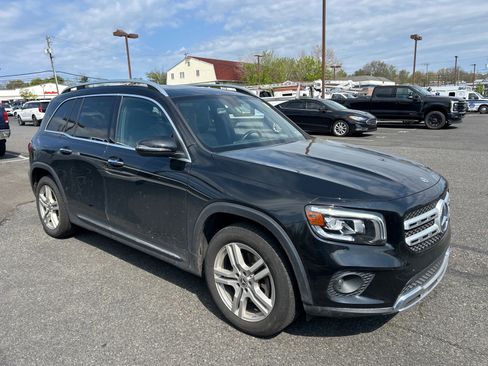 Used 2022 Mercedes-Benz GLB 250 4MATIC image 3