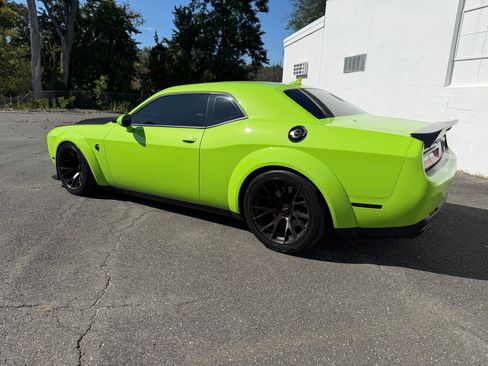 Used 2019 Dodge Challenger SRT Hellcat RWD image 6