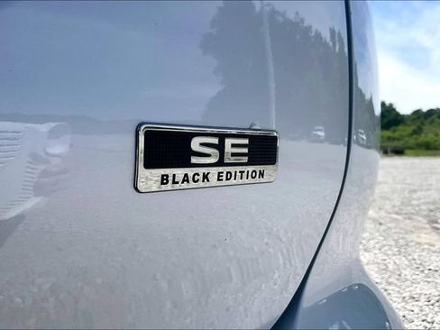 Used 2023 Mitsubishi Outlander SE Black Edition AWD/4WD image 13