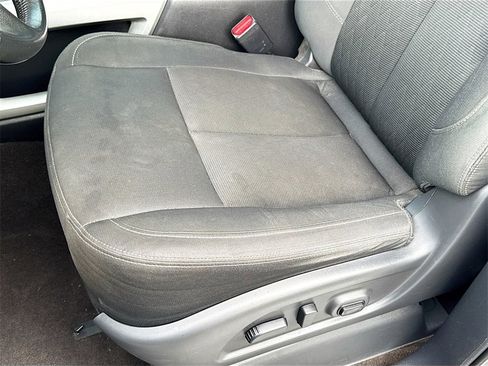 Used 2019 Nissan Titan SV w/ SV Convenience Package image 20