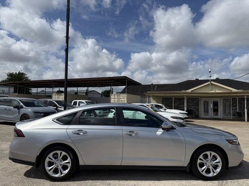 Used 2025 Honda Accord LX image 4
