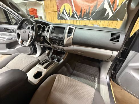 Used 2012 Toyota Tacoma 4x4 Access Cab w/ SR5 Pkg image 20