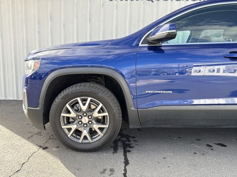 Used 2023 GMC Acadia SLE image 3