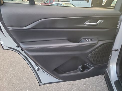 Certified 2024 Jeep Grand Cherokee L Altitude image 10