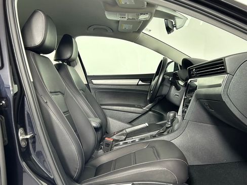 Used 2020 Volkswagen Passat 2.0T SE image 10