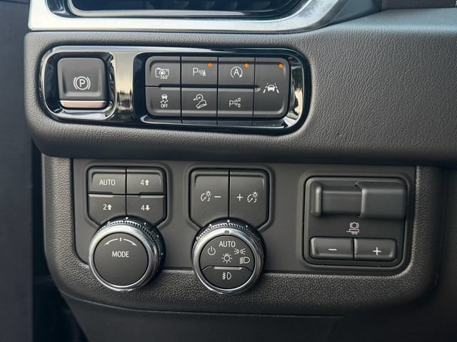 New 2026 GMC Yukon Denali w/ Advanced Technology Package AWD/4WD image 22