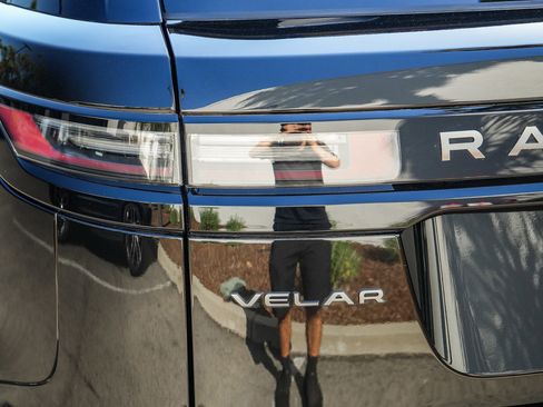 Certified 2025 Land Rover Range Rover Velar S AWD/4WD image 9