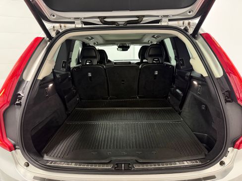Used 2018 Volvo XC90 T5 Momentum w/ Convenience Package image 34