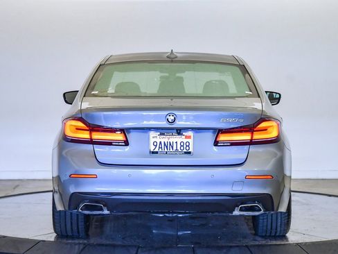 Certified 2022 BMW 530e w/ Premium Package image 3