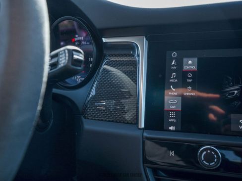 Used 2024 Porsche Macan GTS image 32