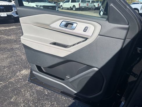 New 2026 Ford Explorer Active w/ Active Comfort Package RWD image 33