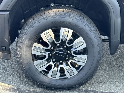 New 2026 GMC Sierra 2500 Denali w/ Denali Reserve Package AWD/4WD image 12