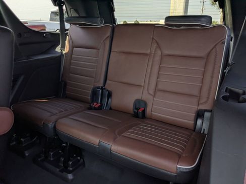 Certified 2023 GMC Yukon Denali Ultimate AWD/4WD image 15