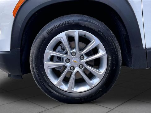Used 2025 Chevrolet TrailBlazer LS w/ LS Convenience Package FWD image 10