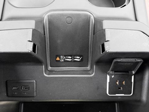 Used 2024 GMC Sierra 3500 Denali Ultimate image 30