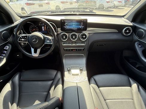Used 2022 Mercedes-Benz GLC 300 4MATIC image 2