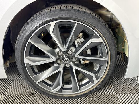 Used 2022 Toyota Corolla SE w/ SE Premium Package FWD image 30