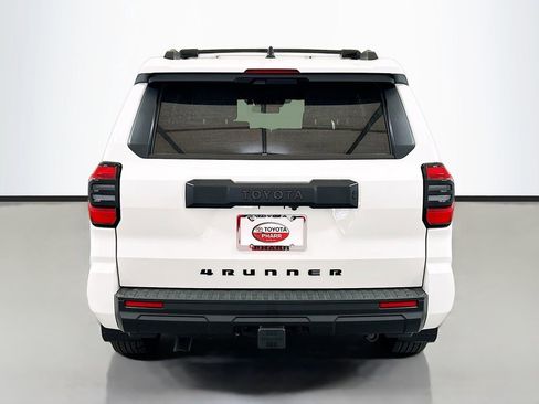 New 2025 Toyota 4Runner SR5 image 5