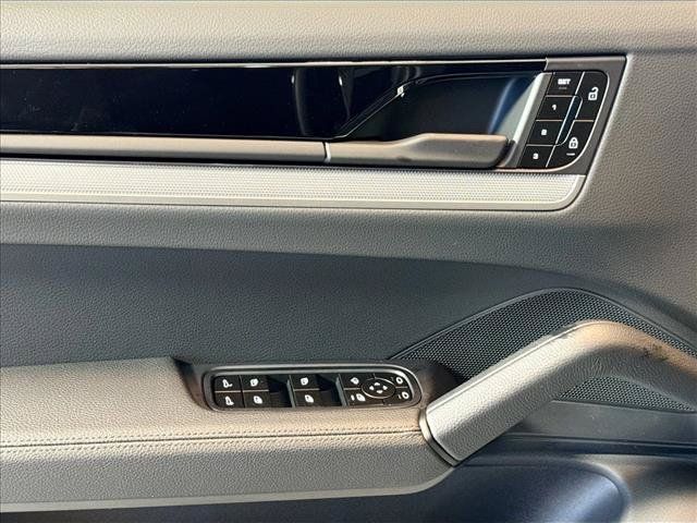 Certified 2026 Porsche Cayenne AWD/4WD image 11