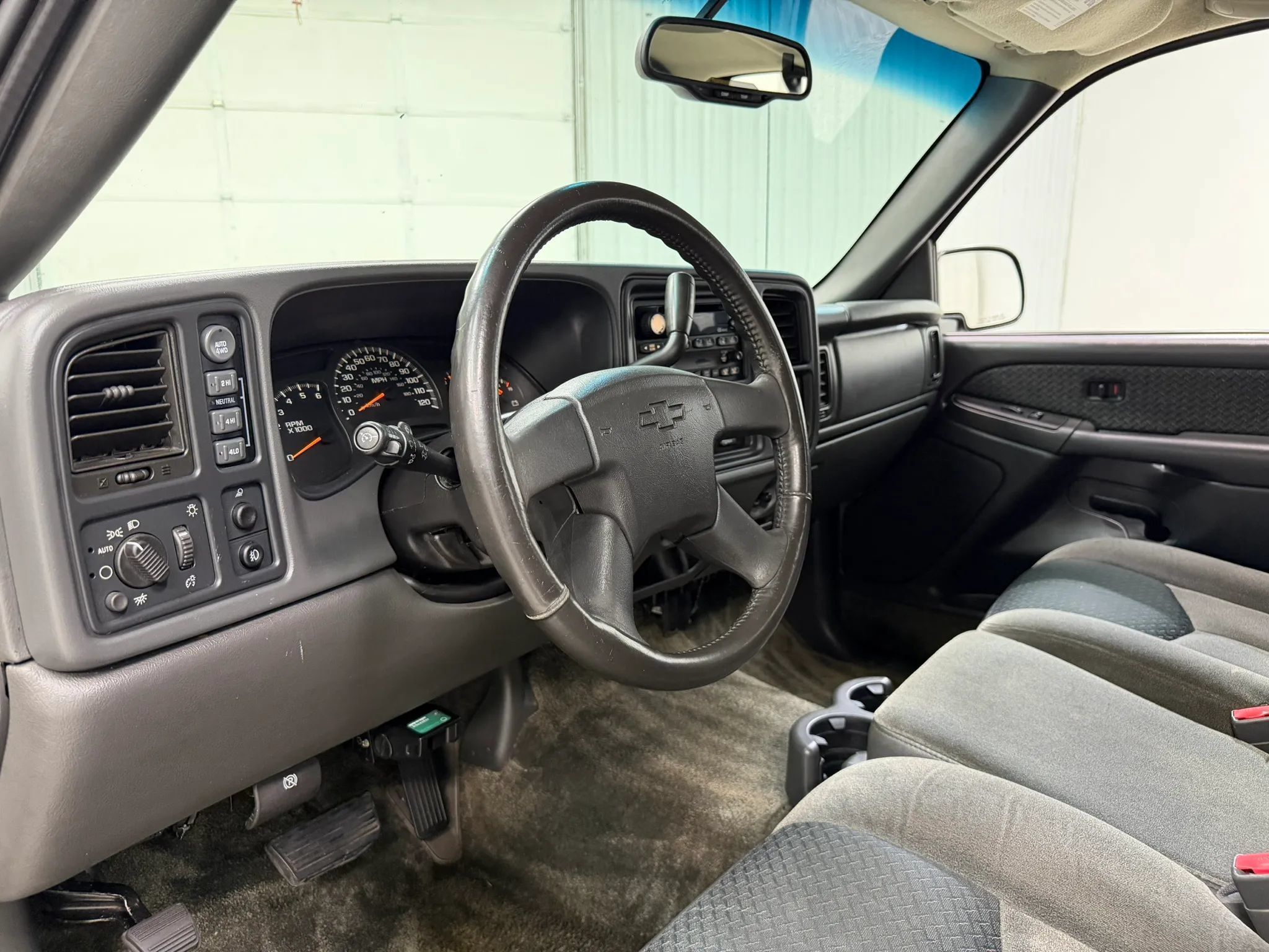 Used 2003 Chevrolet Avalanche 4x4 w/ Suspension Package, Off-Road image 12