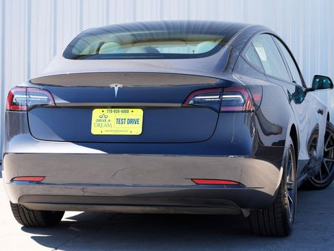 Used 2023 Tesla Model 3 Standard Range image 5