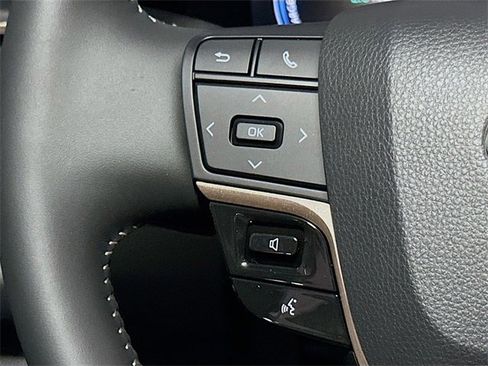 New 2025 Toyota Crown Signia image 28