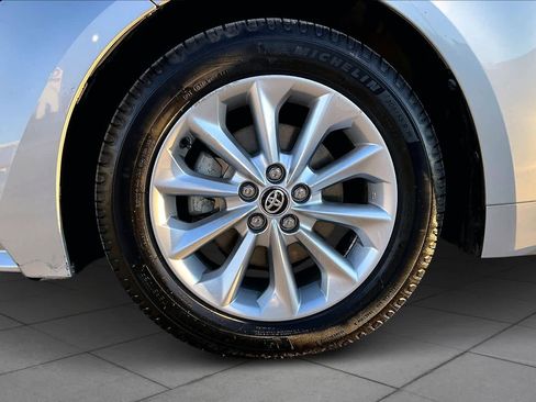 Used 2020 Toyota Corolla LE w/ LE Convenience Package image 10