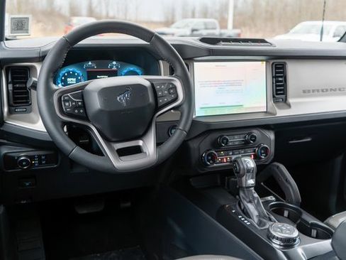 New 2025 Ford Bronco Outer Banks w/ Sasquatch Package image 10