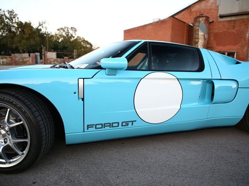 Used 2006 Ford GT image 25