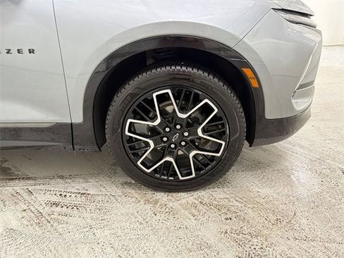 Certified 2023 Chevrolet Blazer RS w/ Driver Confidence II Package image 14