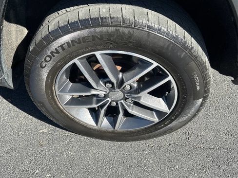 Used 2017 Jeep Grand Cherokee Limited w/ Luxury Group II image 6