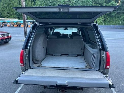Used 1999 Chevrolet Suburban 4WD image 12