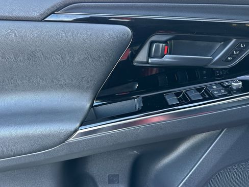 Used 2023 Subaru Solterra AWD image 10